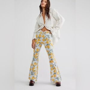 We The Free Venice Beach Flare Jeans | Size 32